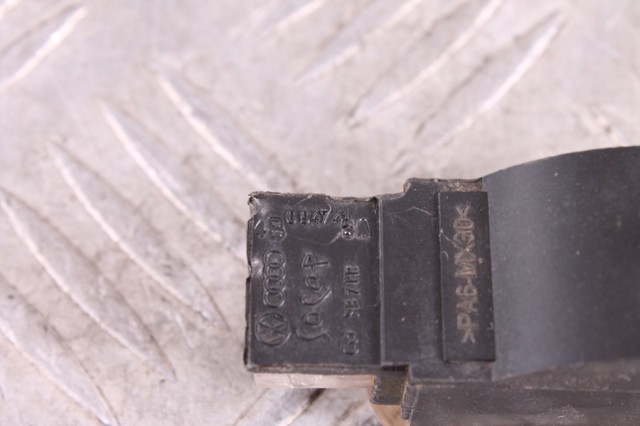 Плафон підсвітки багажного відсіку 4B0947415A VAG
