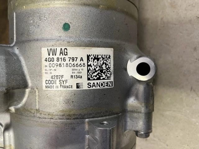 Компресор кондиціонера 4G0816797A VAG