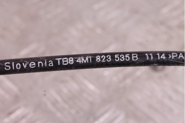 Трос відкриття капота, задній 4M1823535B VAG