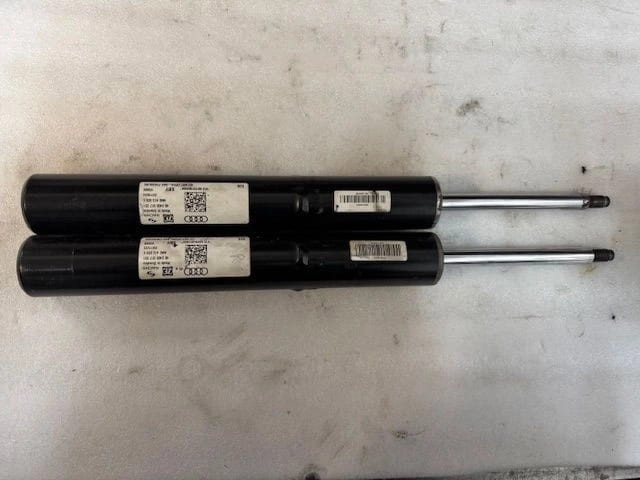 Амортизатор передньої підвіски 4M6413029E VAG