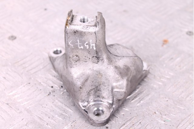 Кронштейн подушки (опори) двигуна, передньої 50630TA1A00 HONDA