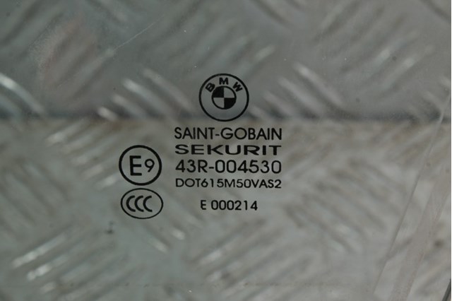 Скло передніх дверей, лівих 51337137013 BMW