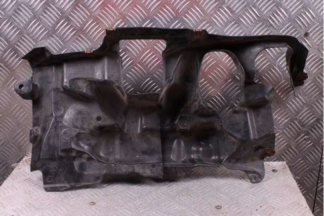 Шумка капота 51757185170 BMW