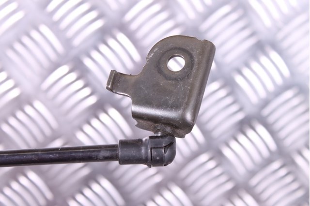 Амортизатор під капот 534500W080 TOYOTA