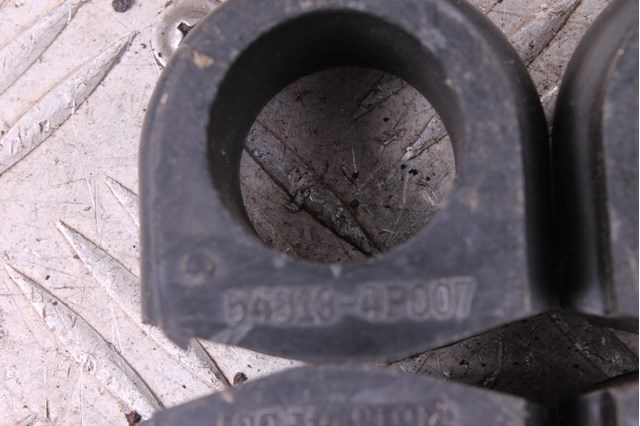 Подушка стабілізатора 546134P007 NISSAN