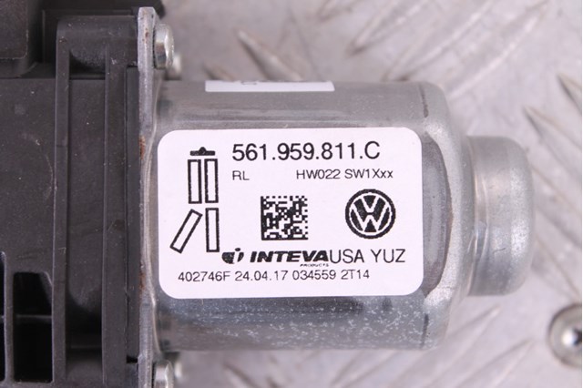 Моторчик склопідйомника двері задніх, лівих 561959811C VAG