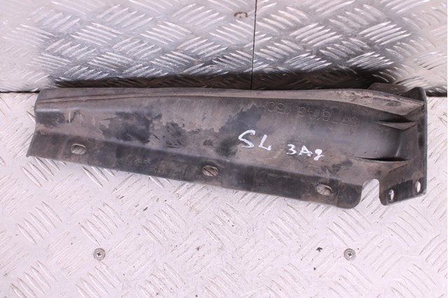 Направляюча заднього бампера, ліва 57731AG150 SUBARU