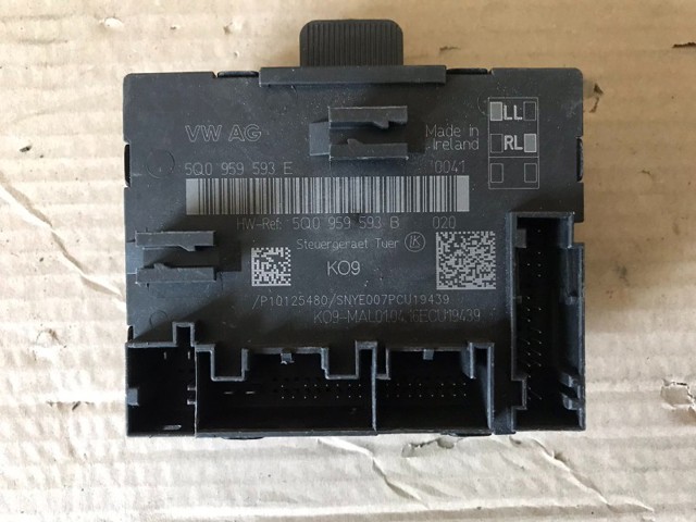 Блок комфорту передніх дверей 5Q0959593B VAG