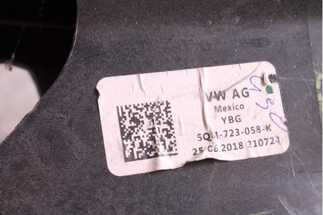 Підаль газу Volkswagen Jetta VII