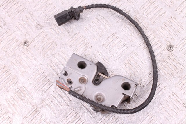 Замок кришки капота 5U0823509H VAG