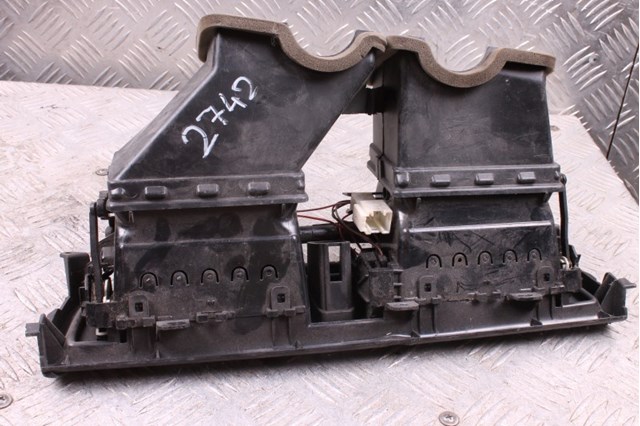Решітка повітропровода 64229166885 BMW