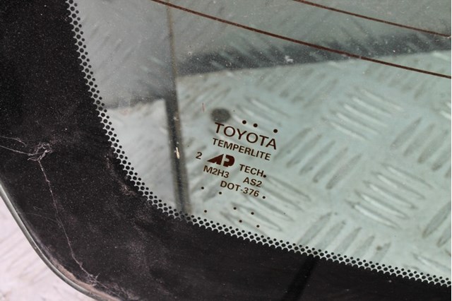 Скло автомобільне заднє 648110W310 TOYOTA