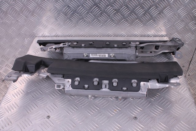 Ейрбег захисту колін нижня 7390053020C0 TOYOTA
