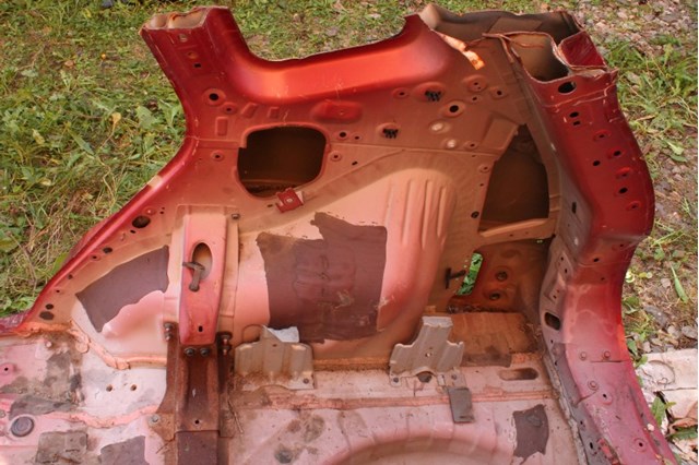 Крило заднє праве 781124BA0A NISSAN