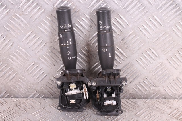 Перемикачі 8200155865 RENAULT
