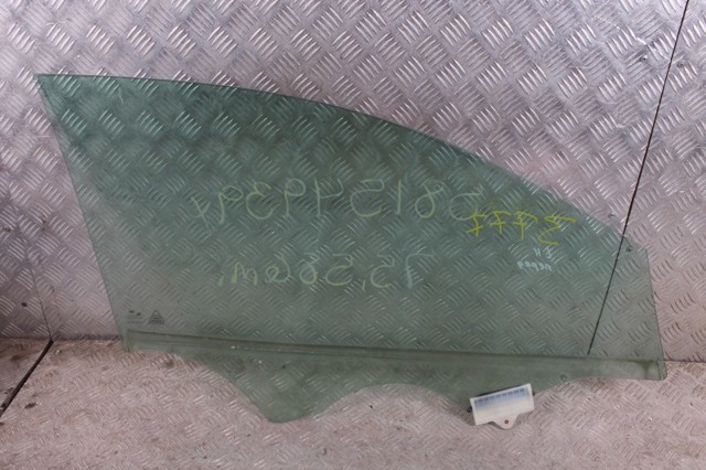Скло передніх дверей, лівою 82410C2000 HYUNDAI