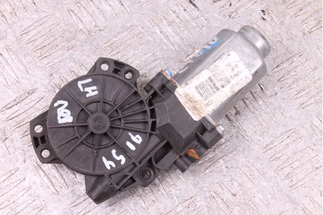 Мотор склопідйомника водійських дверей 824502T010 HYUNDAI