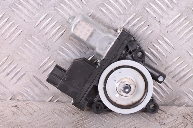 Мотор склопідйомника водійських дверей 82450C1010 HYUNDAI