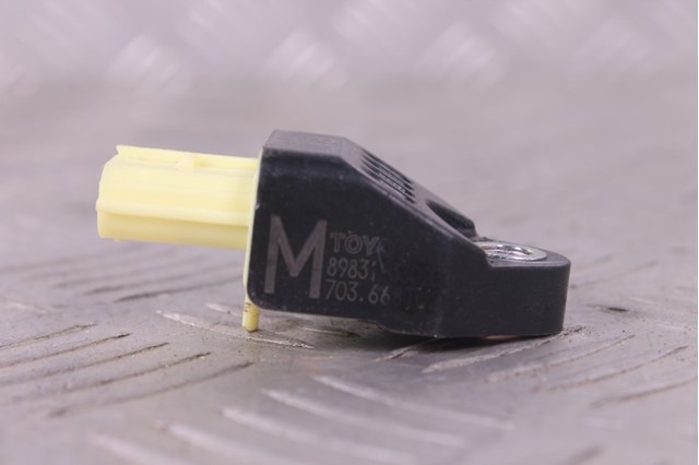 Датчик AIRBAG передній 8983133020 TOYOTA