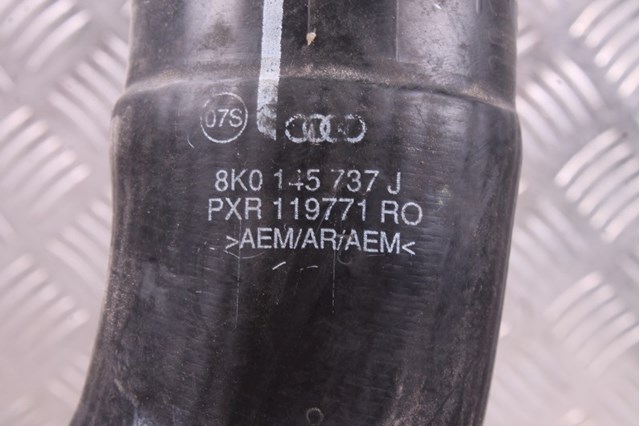 Патрубок повітряний, дросельної заслінки 8K0145737J VAG