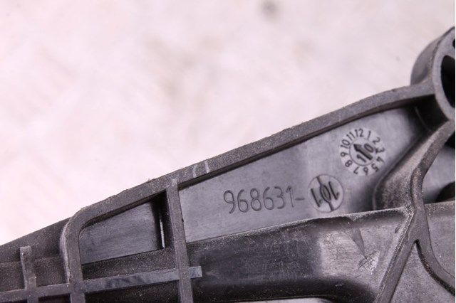 Склопідйомник задніх лівих дверей 8K0839461A VAG