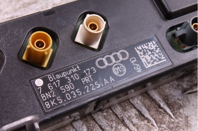 Підсилювач сигналу антени 8K5035225AA VAG