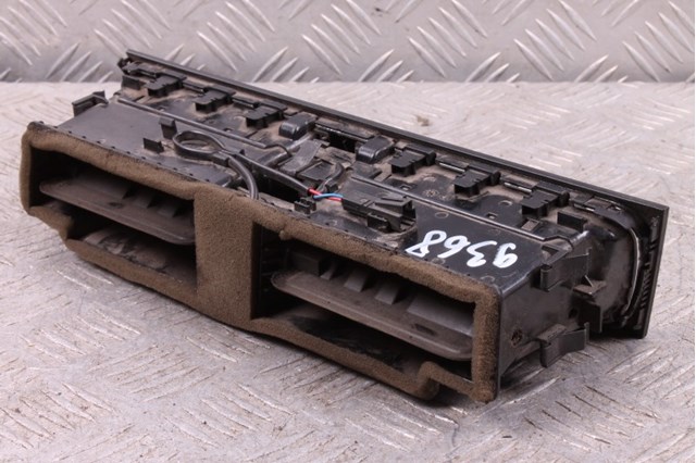 Решітка повітроводу 8T1820951C VAG
