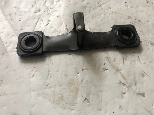Упор двері задка 8V0827507D VAG