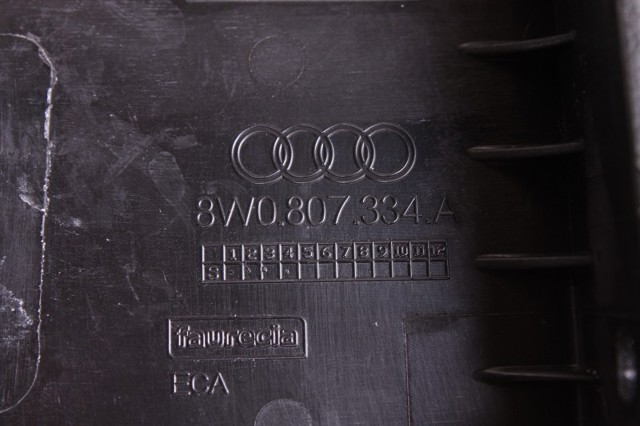 Направляюча переднього бампера 8W0807334 VAG