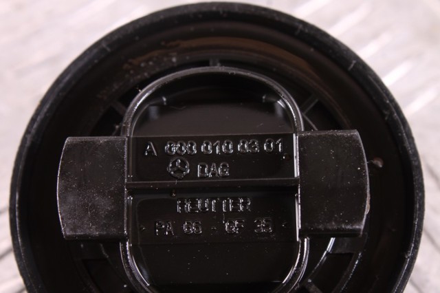 Кришка маслозаливной горловини A0000100301 MERCEDES