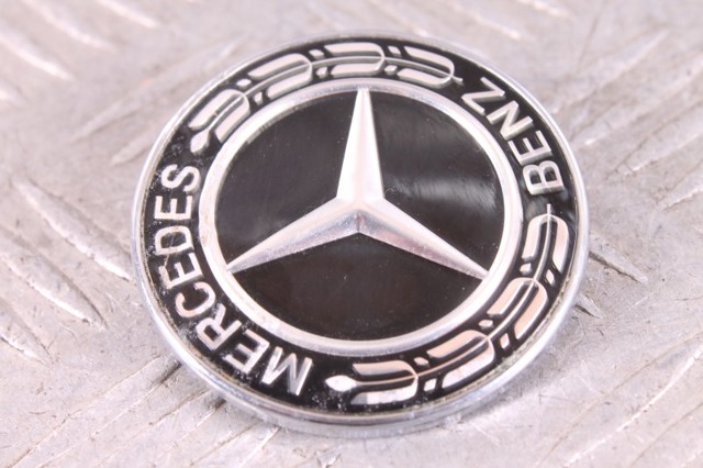 Фірмовий значок капота A0008171701 MERCEDES