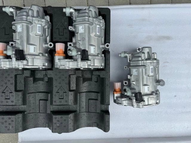 Насос кондиціонера A0008307804 MERCEDES