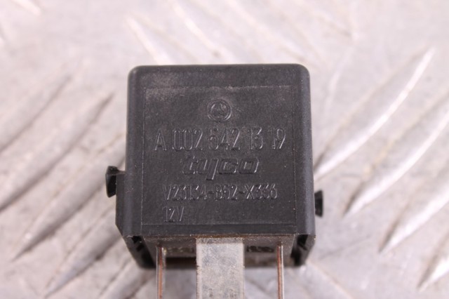 Реле електричне багатофункціональне A0025421319 MERCEDES