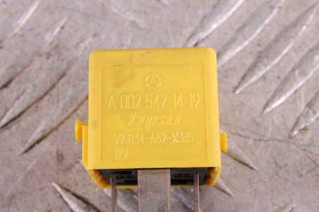 Реле електричне багатофункціональне A0025421419 MERCEDES
