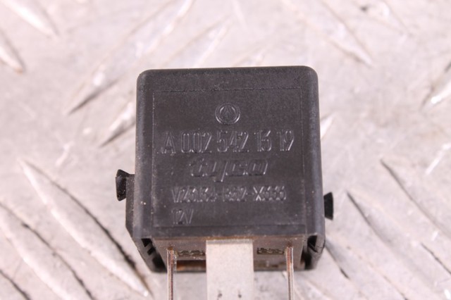 Реле управління A0025421519 MERCEDES