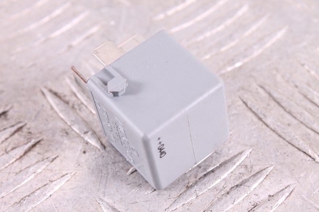 Реле стартера A0025422619 MERCEDES