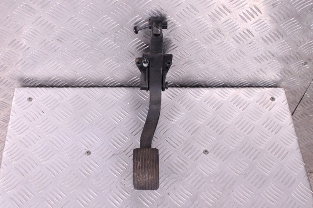 Педаль акселератора A1633000204 MERCEDES