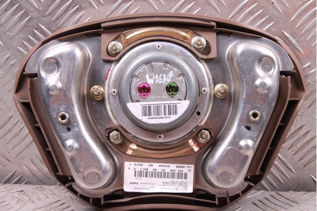 Подушка безопасности в рулевое колесо/airbag руля A1634600298