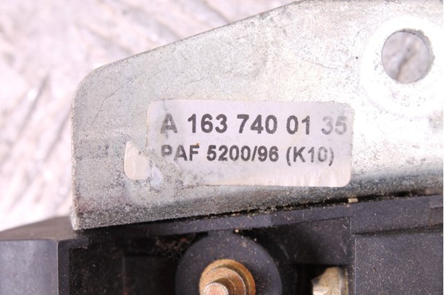 Замок кришки багажника A1637400135 MERCEDES