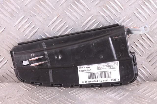 Подушка Айрбег спинки сидіння правого A1648601805 MERCEDES