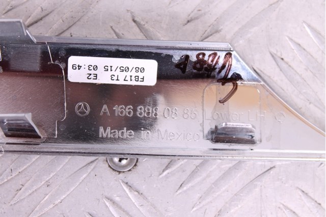 Решітка радіатора A1668880885 MERCEDES