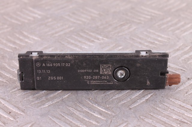 Підсилювач сигналу антени A1669051702 MERCEDES