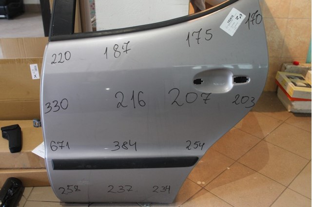 Двері задні, ліві A1687302305 MERCEDES