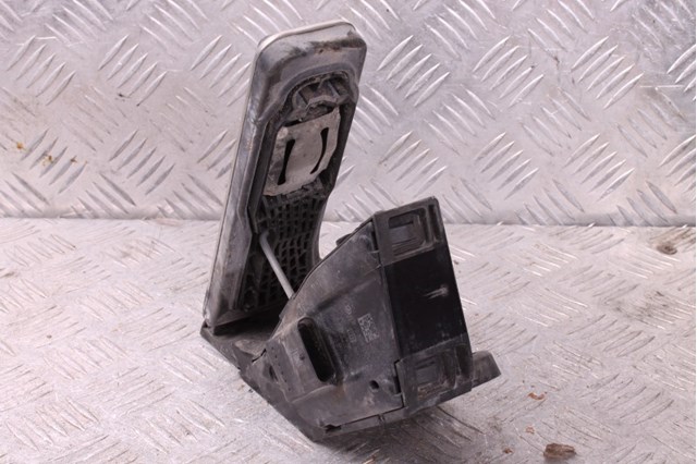 Педаль газу (акселератора) A2053000104 MERCEDES