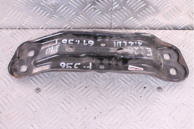 Кріплення коробки передач A2102420901 MERCEDES