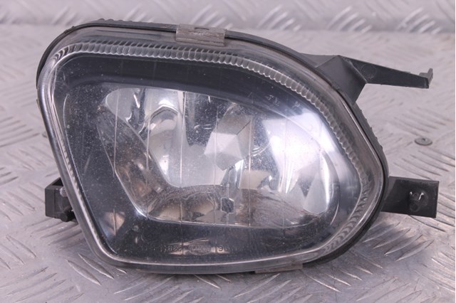 Туманка права A2118201256 MERCEDES