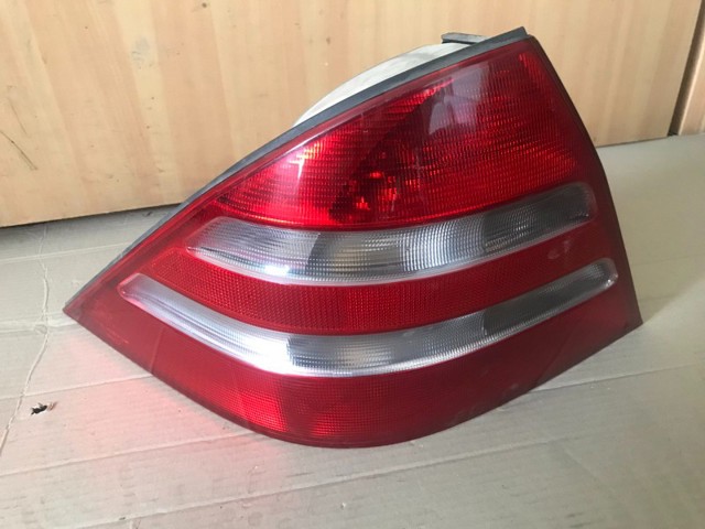 Ліхтар задній лівий A2208200164 MERCEDES