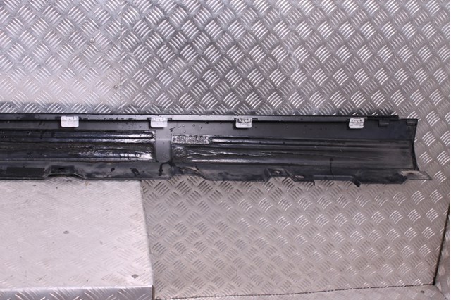 Накладка зовнішня (молдинг) порога, лівий A2226983100 MERCEDES