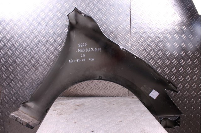 Переднє ліве крило BJS752211 MAZDA