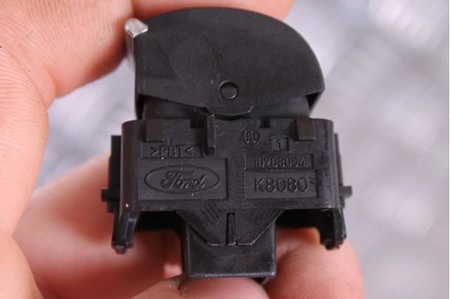 Кнопки переднього правого склопід'ємника BM5T14529AB FORD
